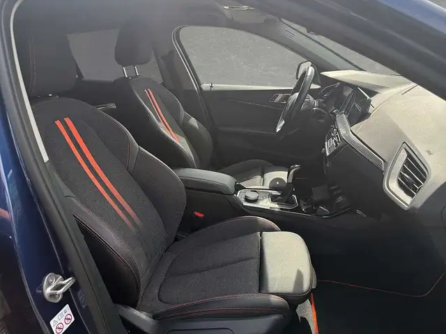 BMW 1 Series view 3