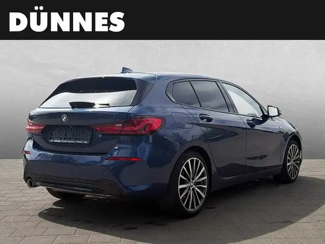 BMW 1 Series view 2