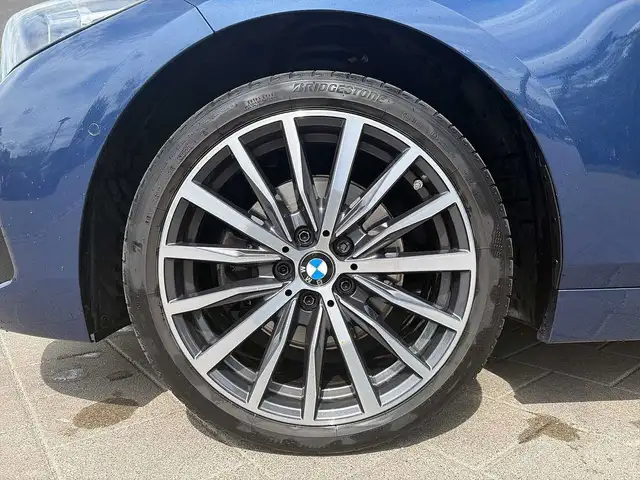 BMW 1 Series view 9