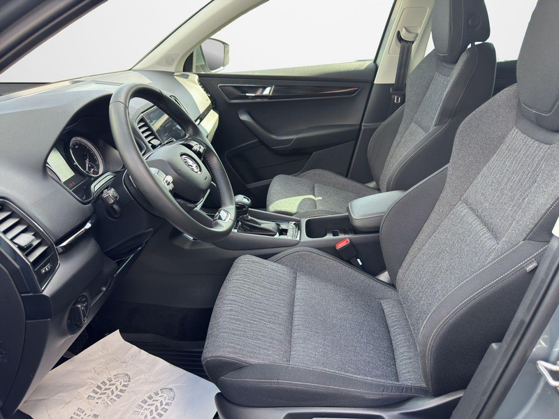 Skoda Karoq Style 1.5 TSI DSG Smart link PDC LED DAB — photo 11