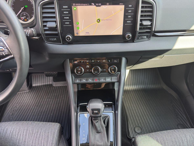 Skoda Karoq Style 1.5 TSI DSG Smart link PDC LED DAB — photo 13