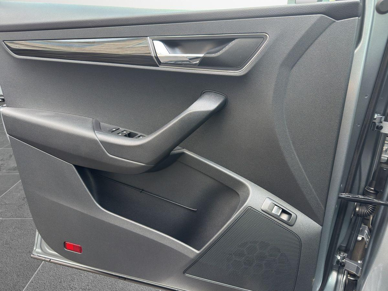 Skoda Karoq Style 1.5 TSI DSG Smart link PDC LED DAB — photo 14