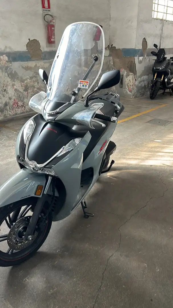 Honda SH 350i sport - 1