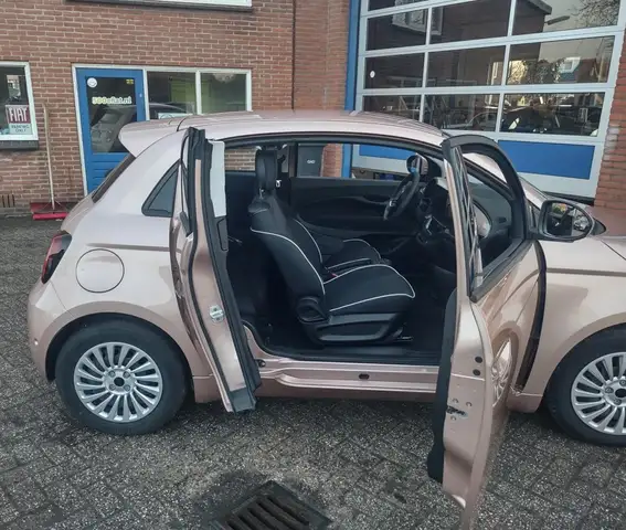 Fiat 500 E / 2024 / 3+1 / 42KW / Snelladen/ Demo / WinterSa