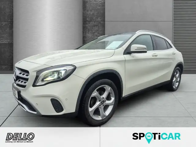 Mercedes-Benz GLA 200 1.6 URBAN El. Panodach Navi LED SHZ Tempomat