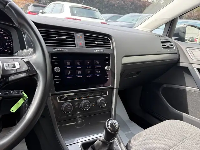 Volkswagen Golf view 9