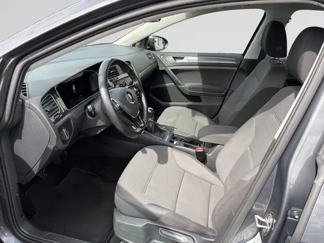 Volkswagen Golf view 6