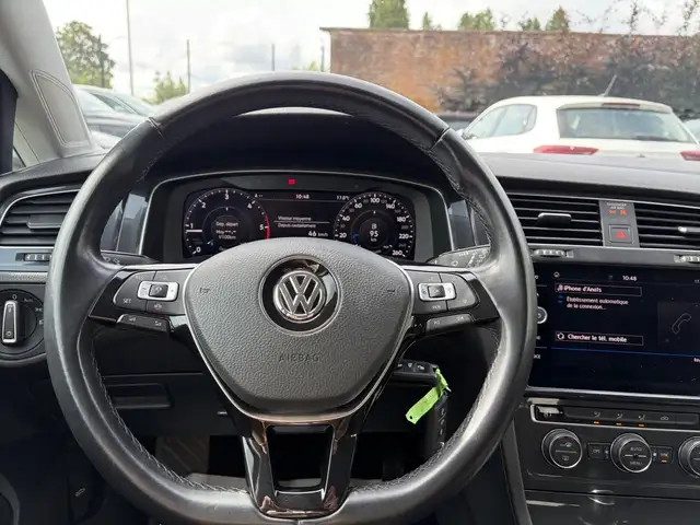 Volkswagen Golf view 8