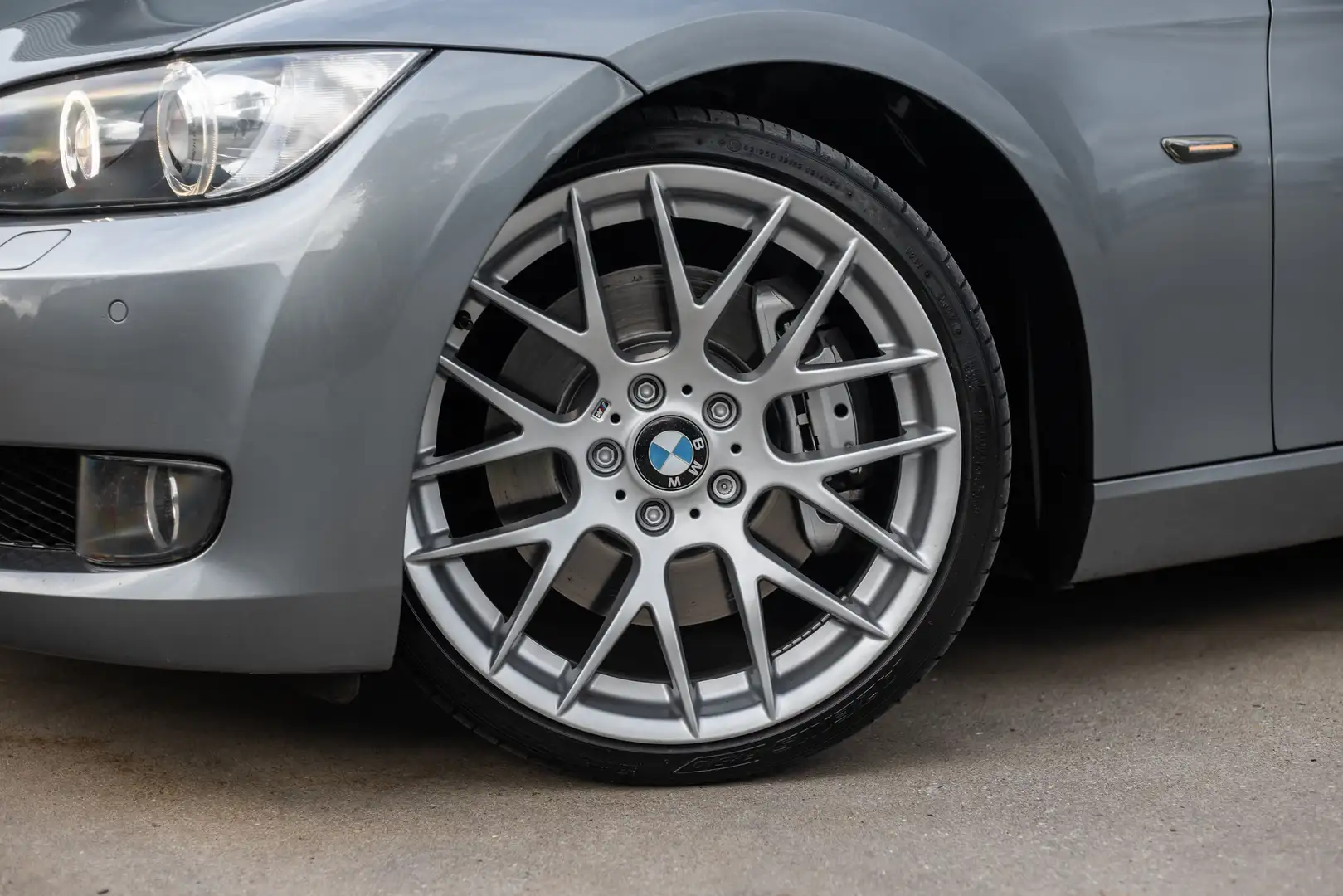 BMW 335 335i High.Exec. (Orig NL, Youngtimer, Rijklaar) Grijs - 2