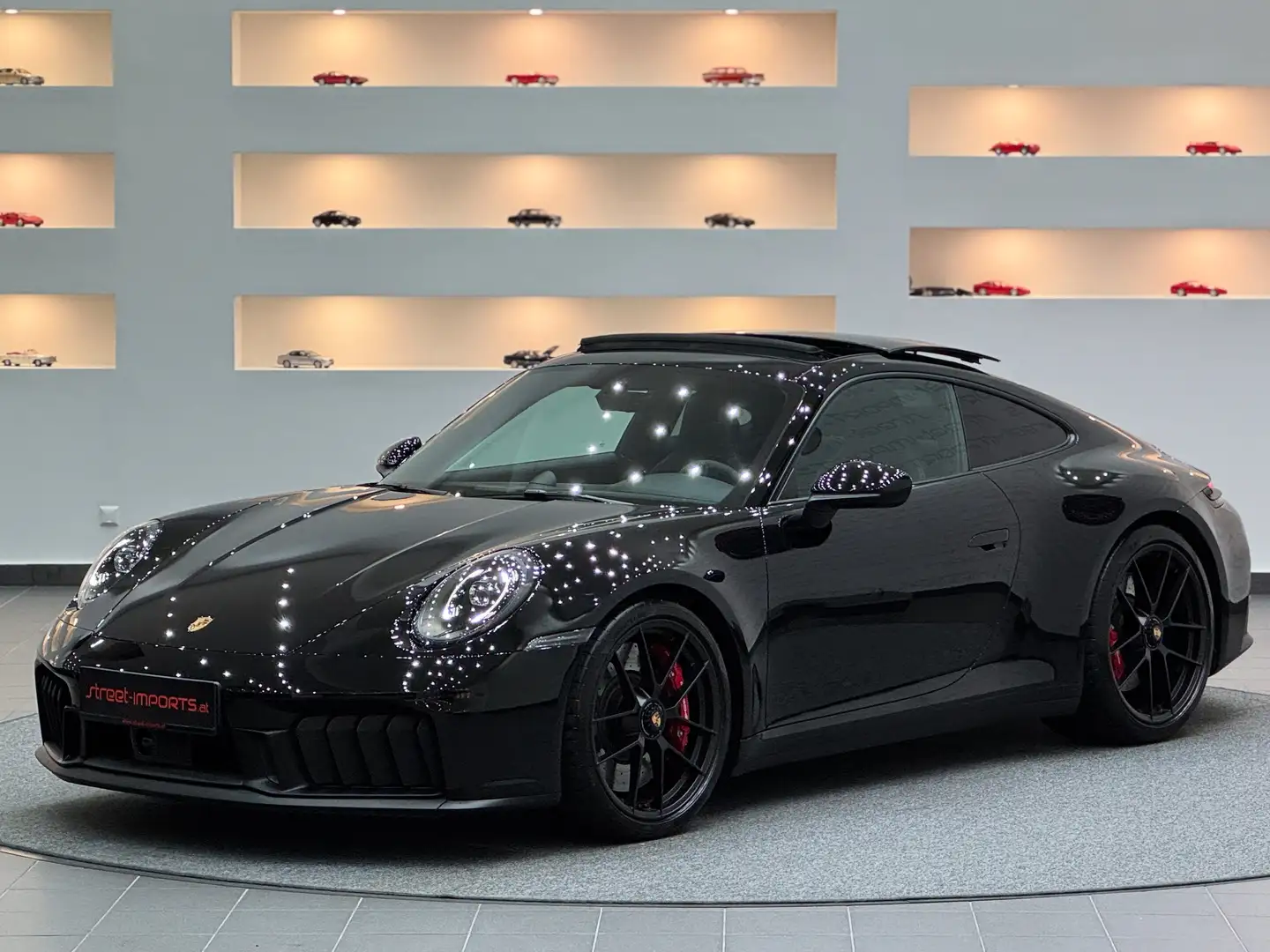 Porsche 992 GTS*SportDesignPaket*Black-Edition*ACC*Pano* Schwarz - 1
