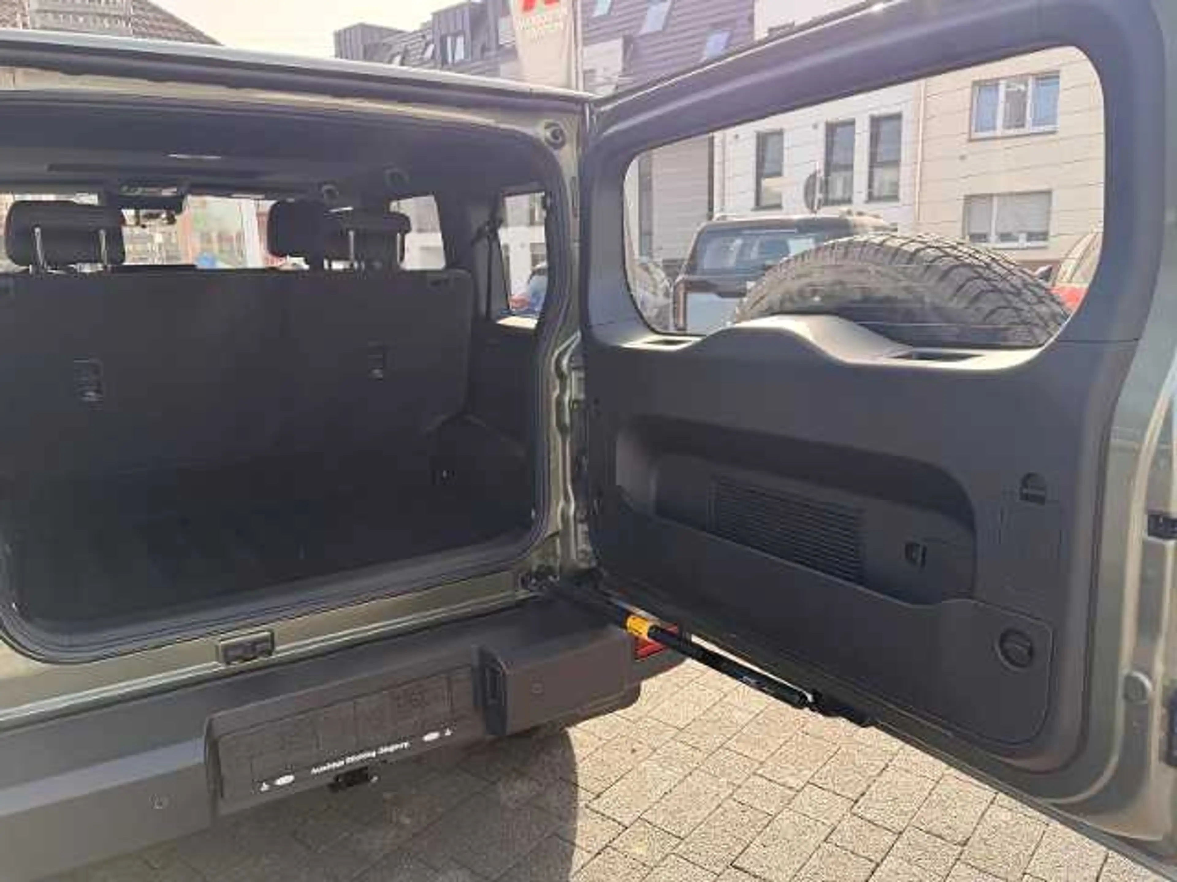 BAW 212 212, 2,0 TCI 4 WD — photo 14