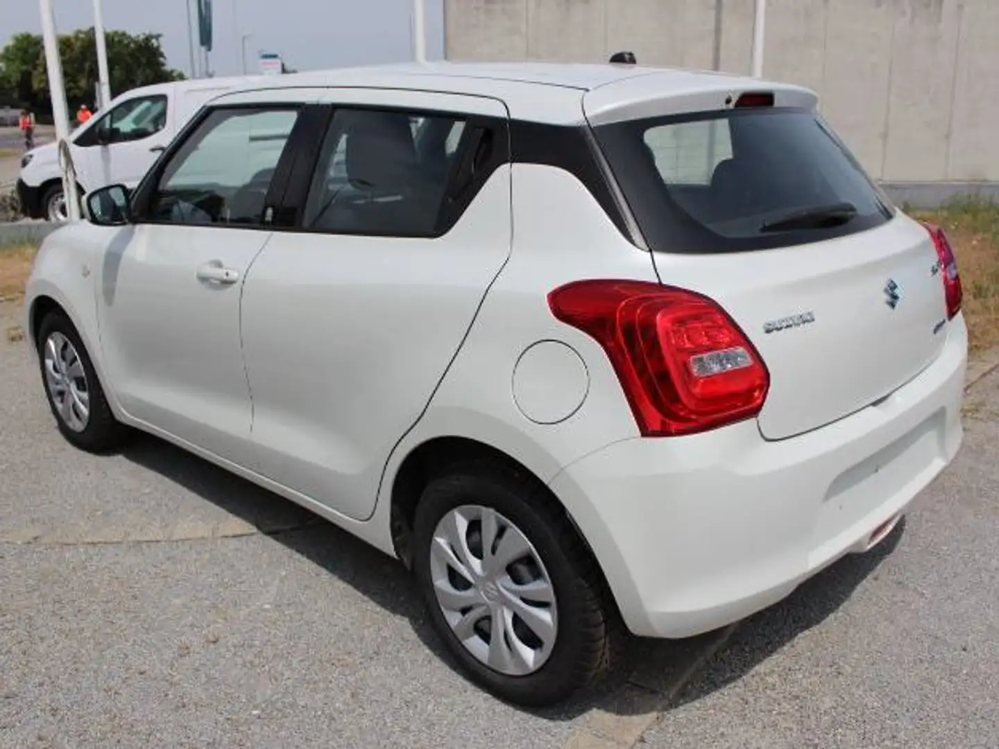 Suzuki Swift 1,2 Hybrid DualJet Clear LED Weiß - 2
