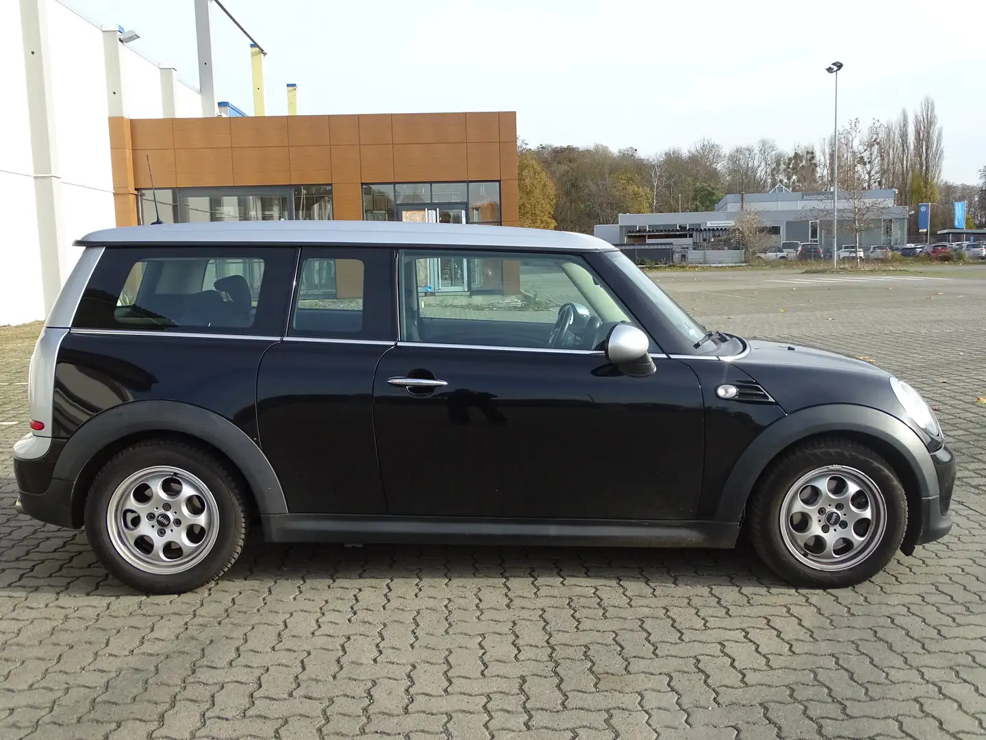 MINI Cooper D Clubman *PANORAMA*MULTI*6.GANG*PDC* Schwarz - 2