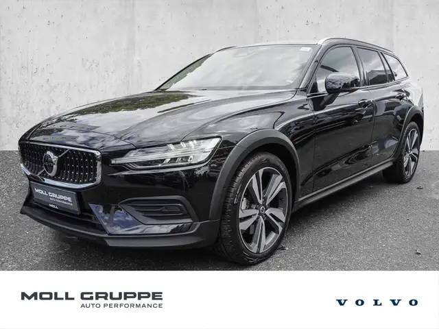 2024 Volvo V60 Cross Country in Black for sale
