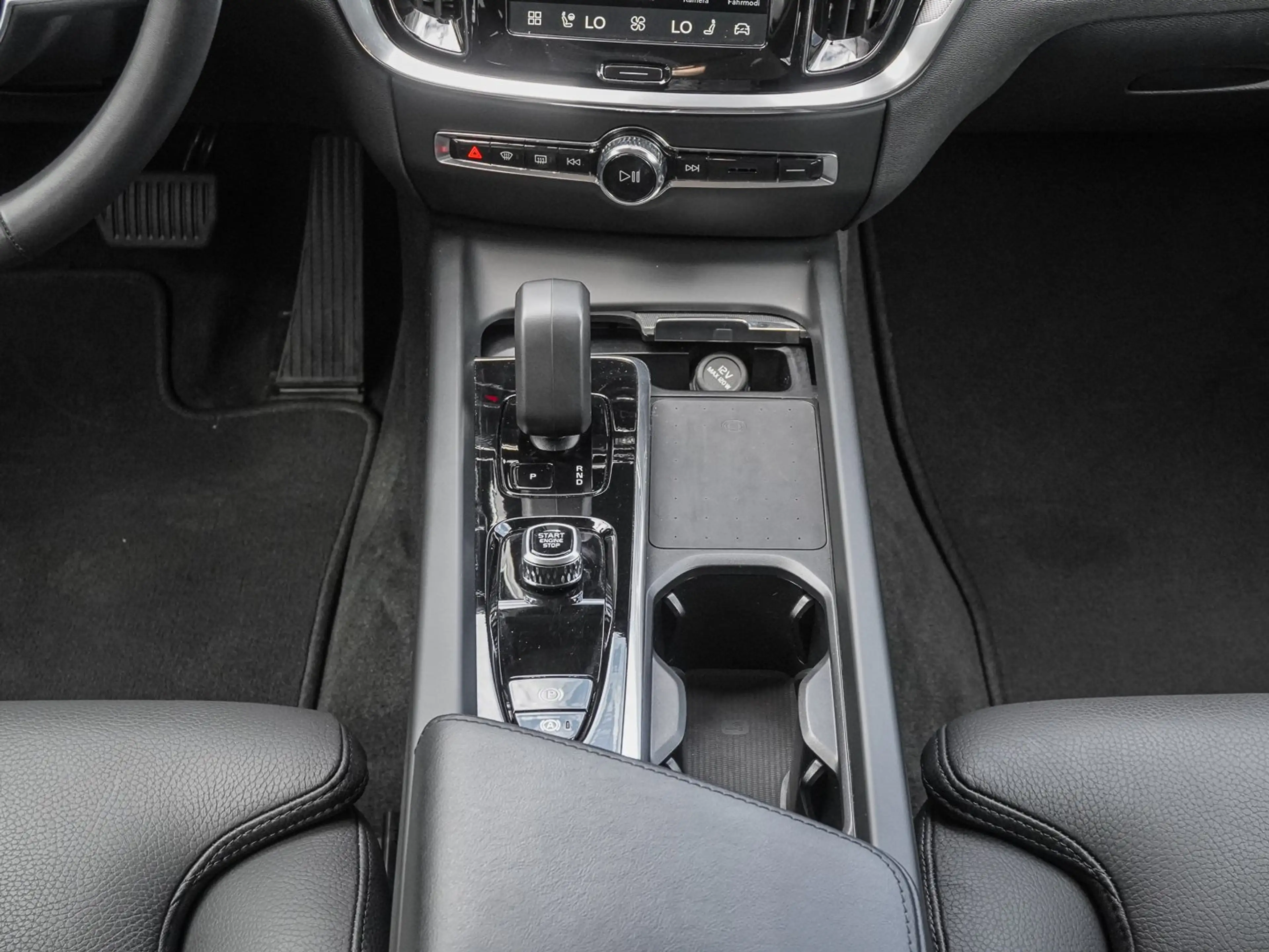 Volvo V60 Cross Country B4 AWD Plus LED Kamera — photo 14