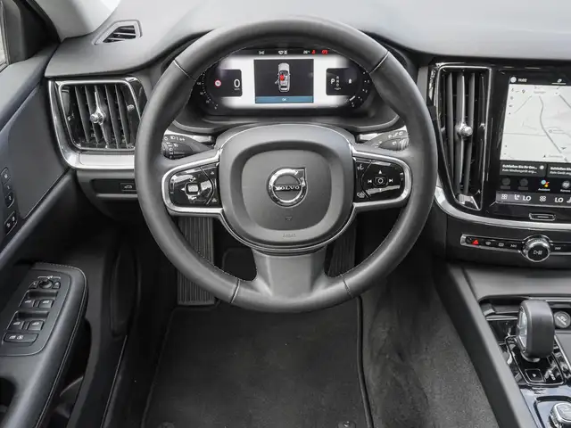 Volvo V60 Cross Country view 11