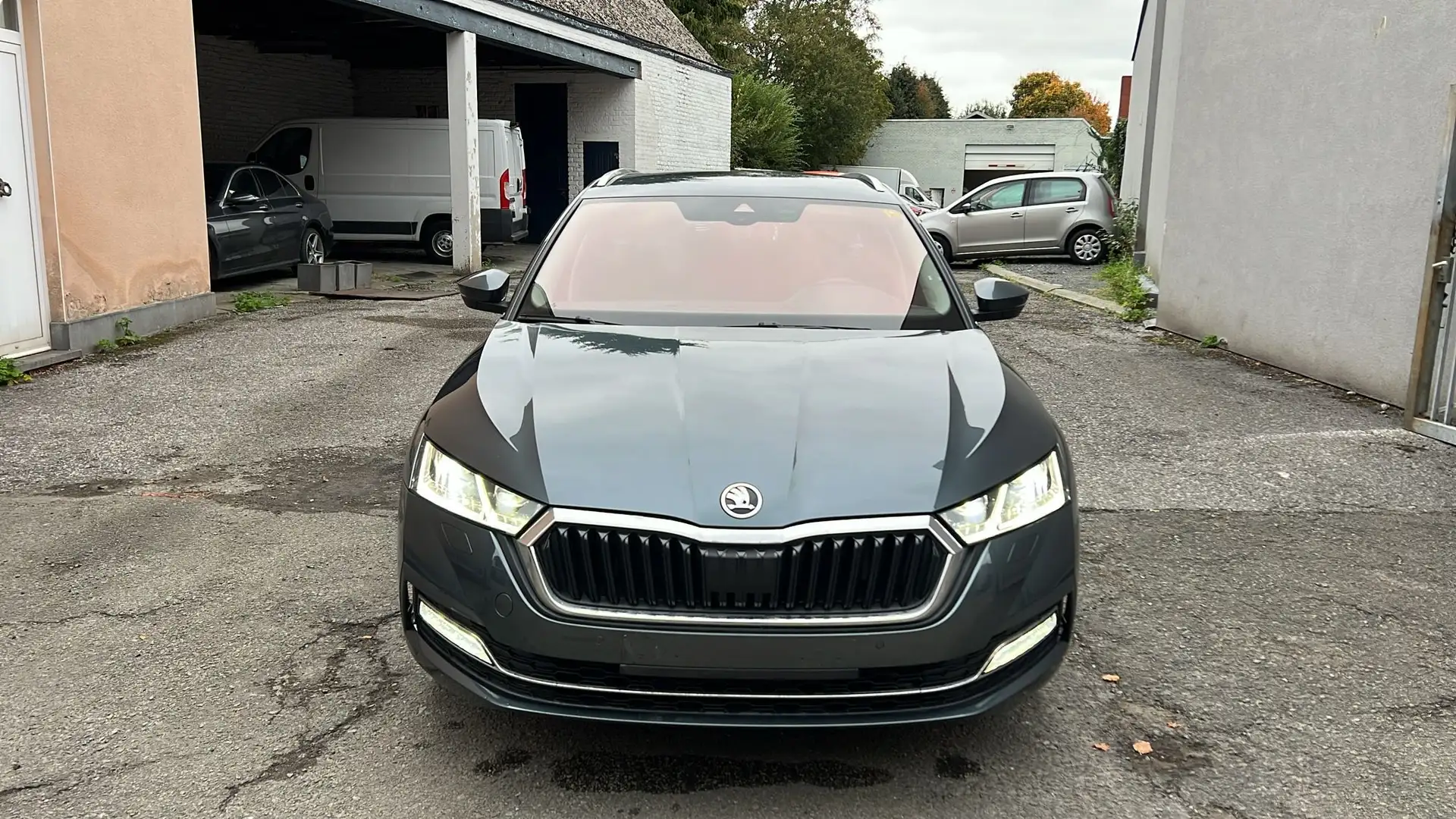 Skoda Octavia Octavia SW PHEV 1.4 TSI Style DSG 12 mois de garan Gris - 2