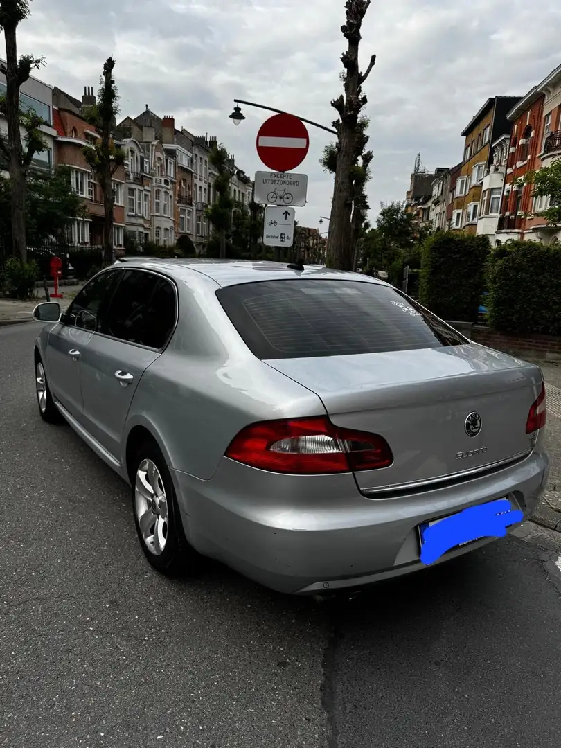 Skoda Superb SUPERB N1 1.8 TFSI 160 CONFORT DSG Gris - 1