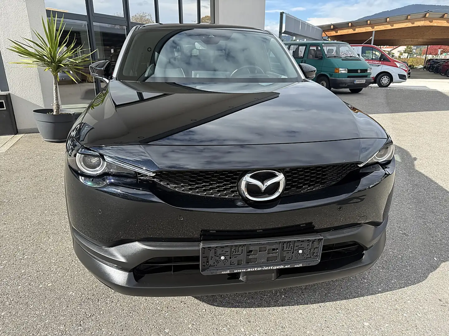 Mazda MX-30 e-SKYACTIV EV 35,5kWh MAKOTO URBAN EXPRESSION Schwarz - 2