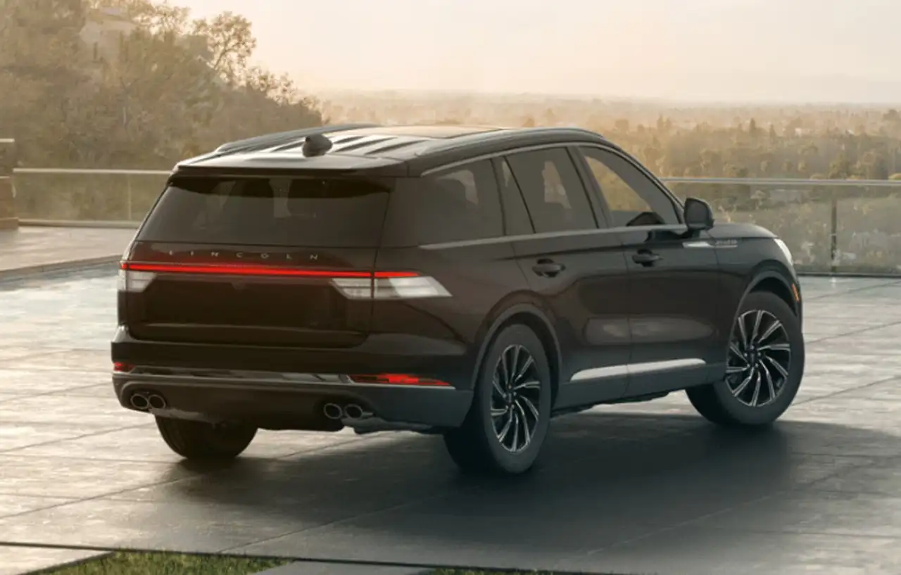 Lincoln Aviator снимка Lincoln Aviator