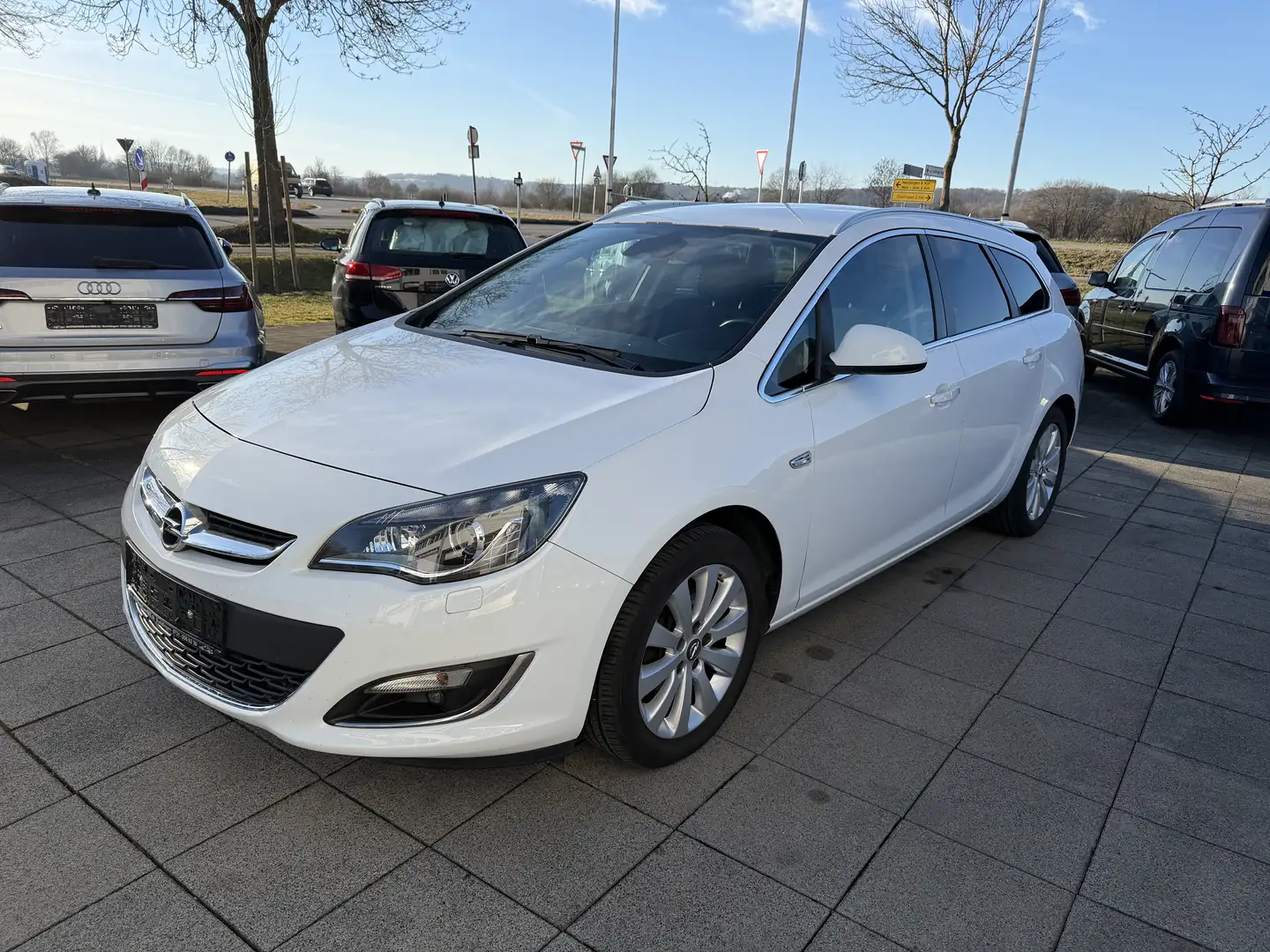 Opel Astra Exklusiv Weiß - 1
