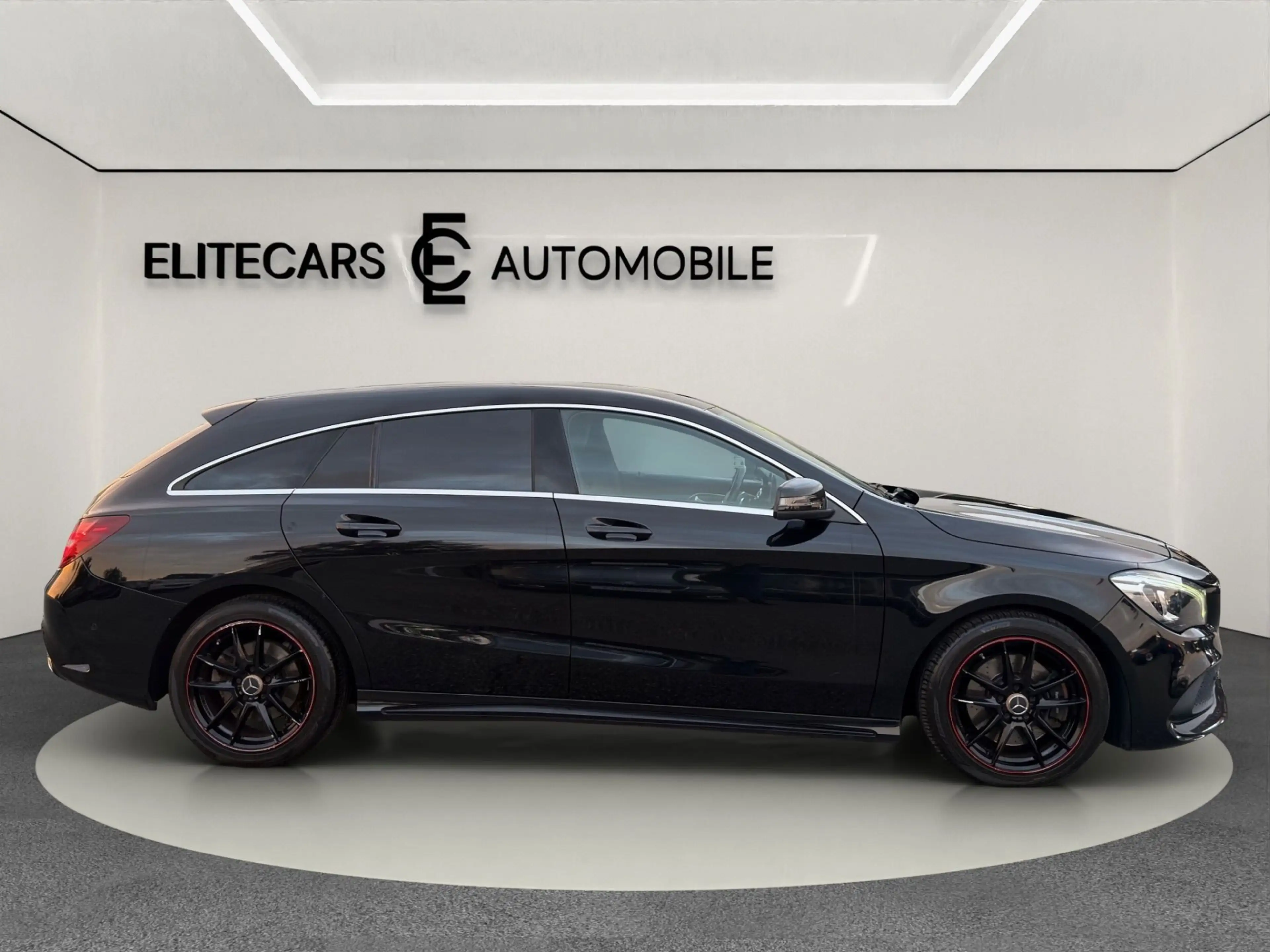 Mercedes-Benz CLA 220 CDI AMG LINE AB WERK / RÜCKFAHRKAMMERA / KEYLESS — photo 3