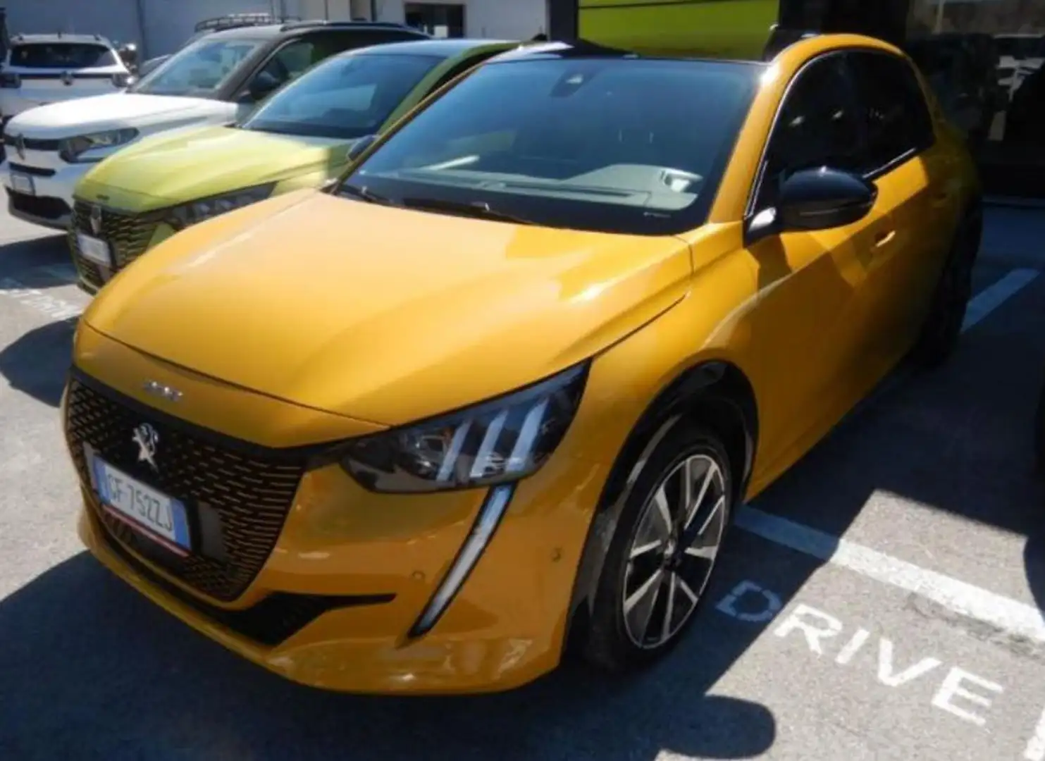 Peugeot e-208 motore elettrico 136 CV 5 porte GT Pack Giallo - 1