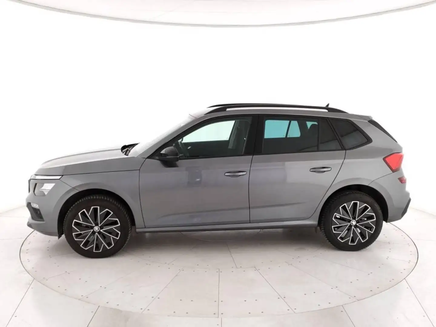 Skoda Kamiq 1.0 tsi Black Dots 115cv Gris - 2