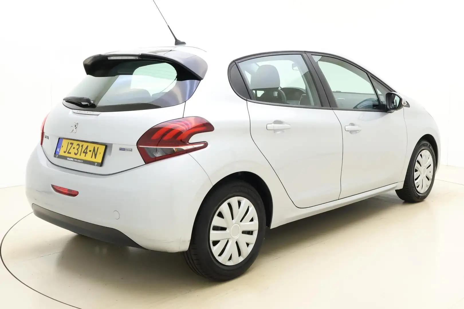 Peugeot 208 1.2 PureTech Active | Navigatie | Airco | 5 deuren Gris - 2