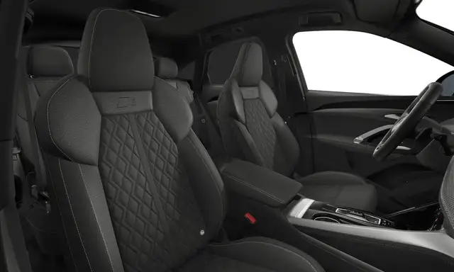 Audi Q5 view 4