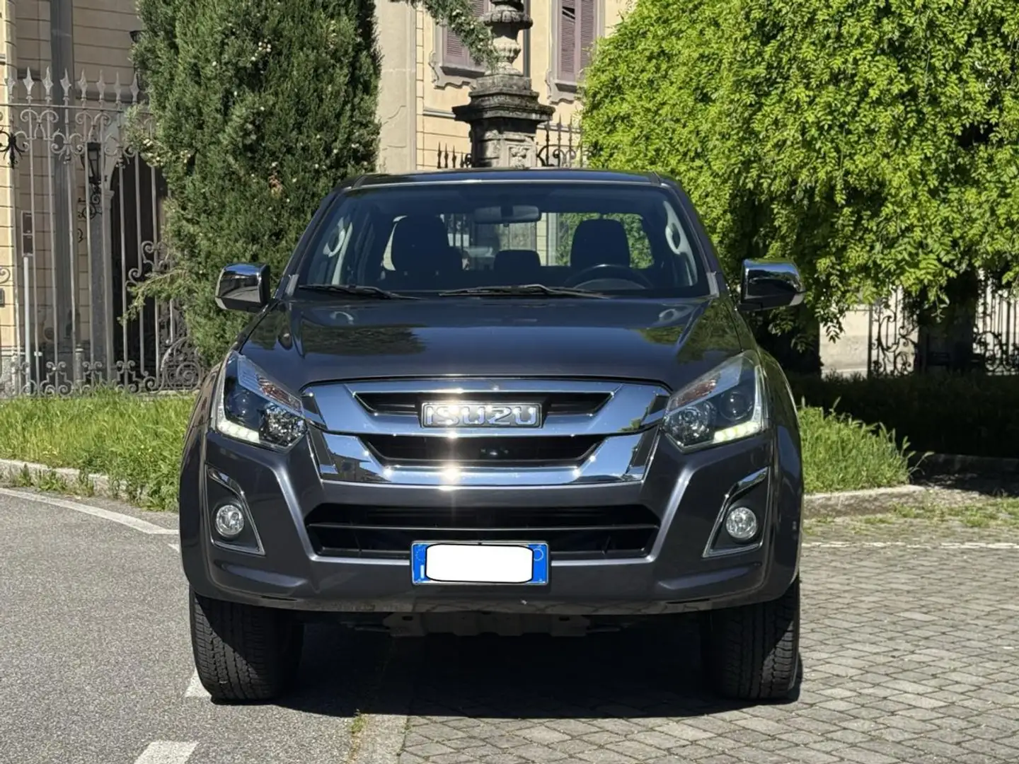 Isuzu D-Max 1.9 Crew Cab Solar Plus A/T 4WD Clima Grigio - 2