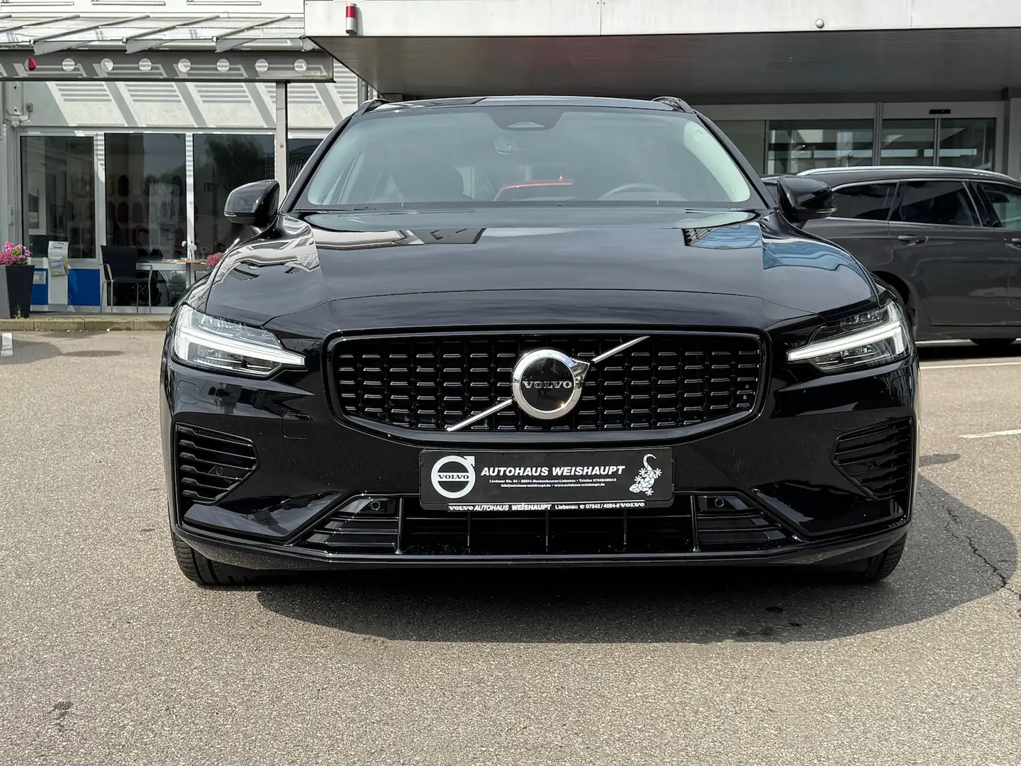 Volvo V60 T6*Plus Dark**NP68.830*AWD*Recharge*Lichtp. Schwarz - 2