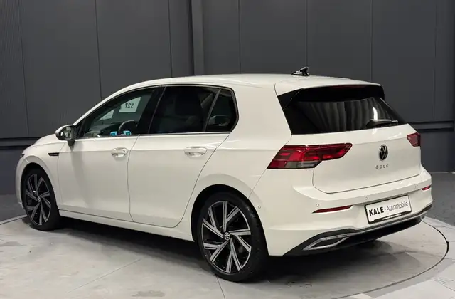 Volkswagen Golf view 4