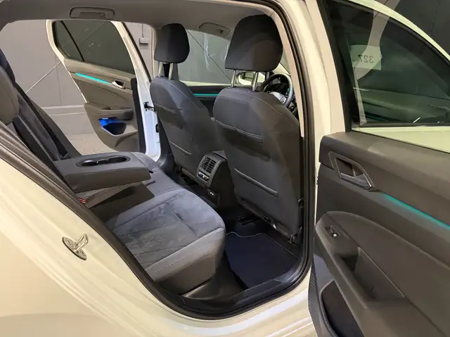 Volkswagen Golf view 29
