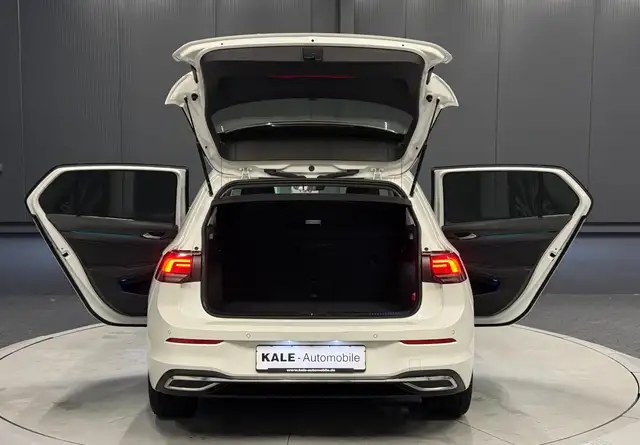 Volkswagen Golf view 6