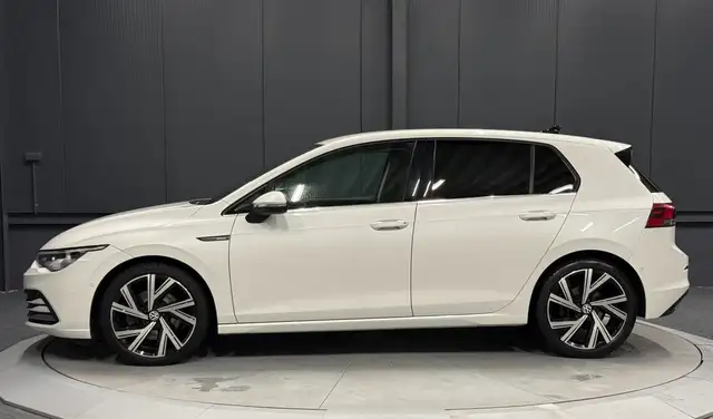 Volkswagen Golf view 3