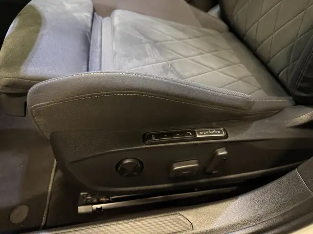Volkswagen Golf view 27