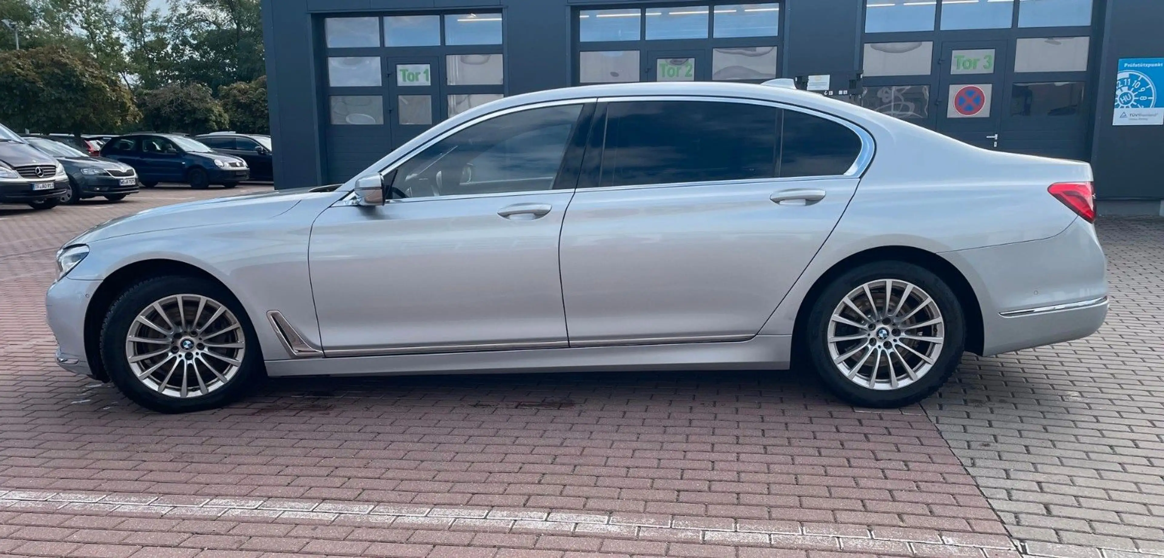 BMW 740 L d xDrive*MASS*HU*H&K*SHD — photo 2