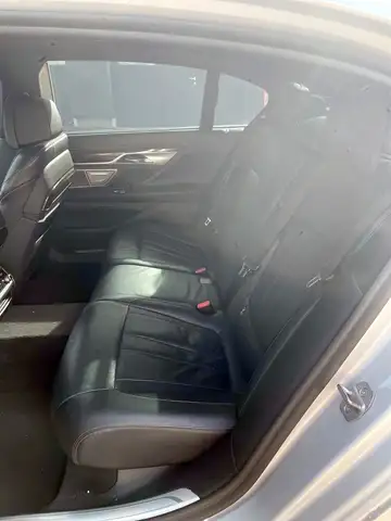 BMW 7 Series view 11