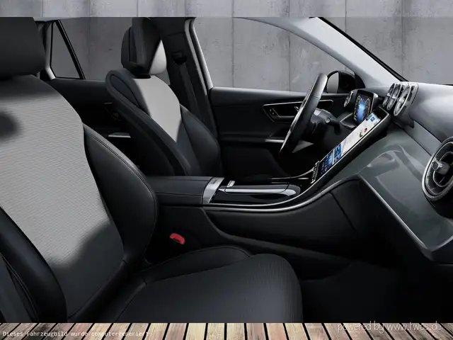 Mercedes-Benz GLC view 4