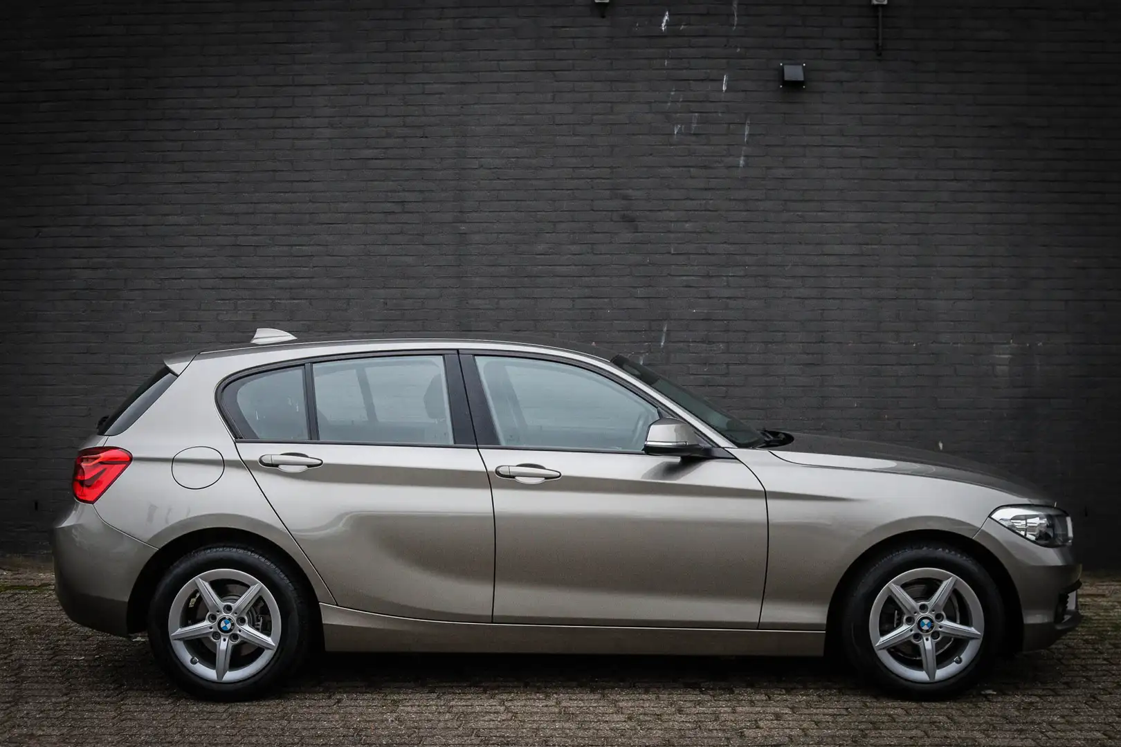 BMW 116 1-serie 116i Net binnen - Nu al te bezichtigen Grijs - 2