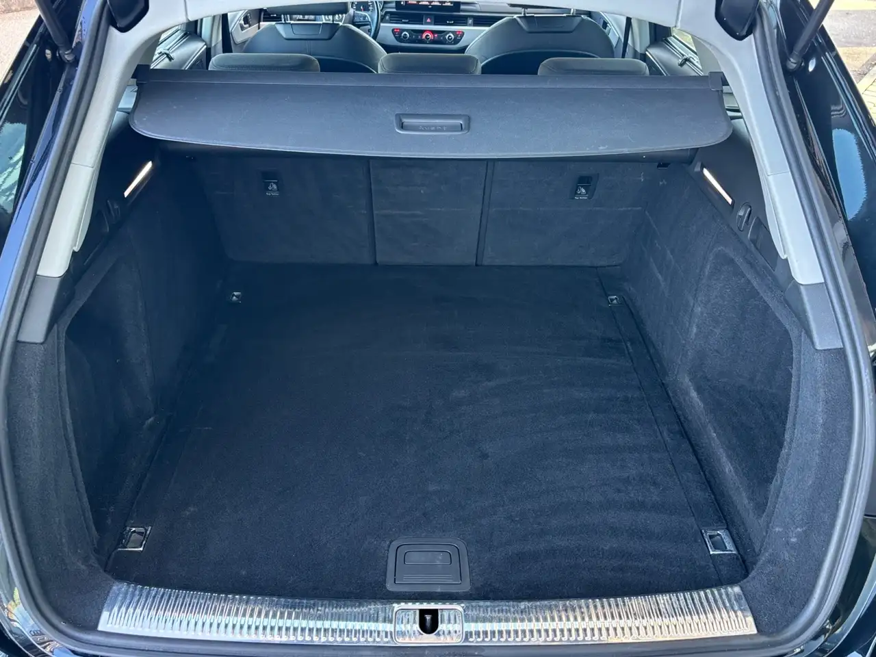 Audi A4 Avant 35 2.0 TDI S-tronic Navi LED ACC 11