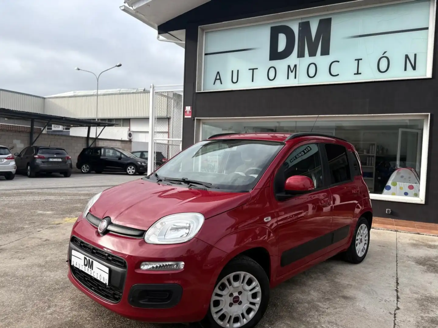 Fiat Panda Pequeño Manual de 5 Puertas Rojo - 1