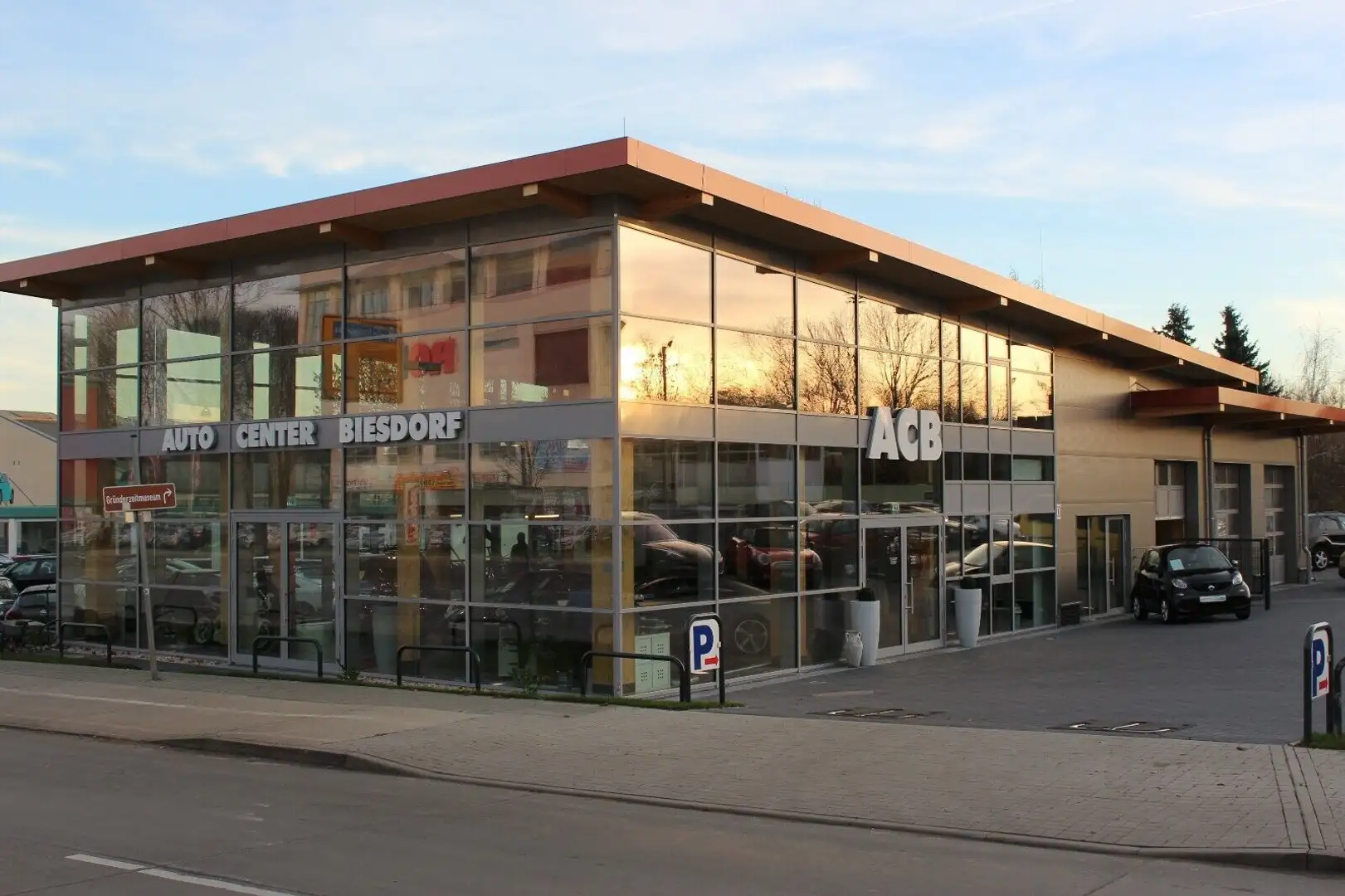 BMW 318 iA M Sport LED Hifi Navi 18" LM Rollo´s PDC Gris - 2