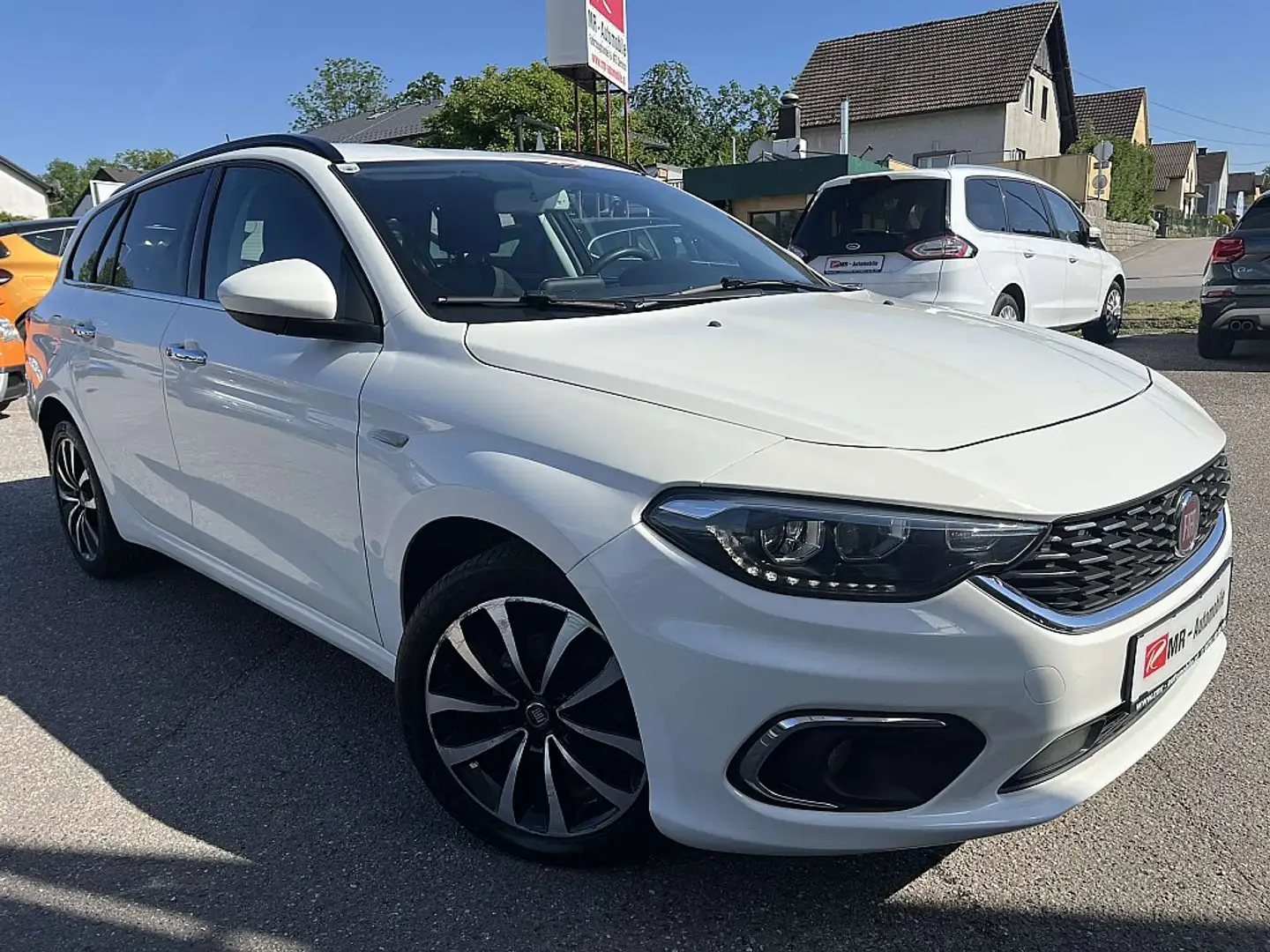 Fiat Tipo 1,6 MultiJet II 120 Lounge DDCT Weiß - 1