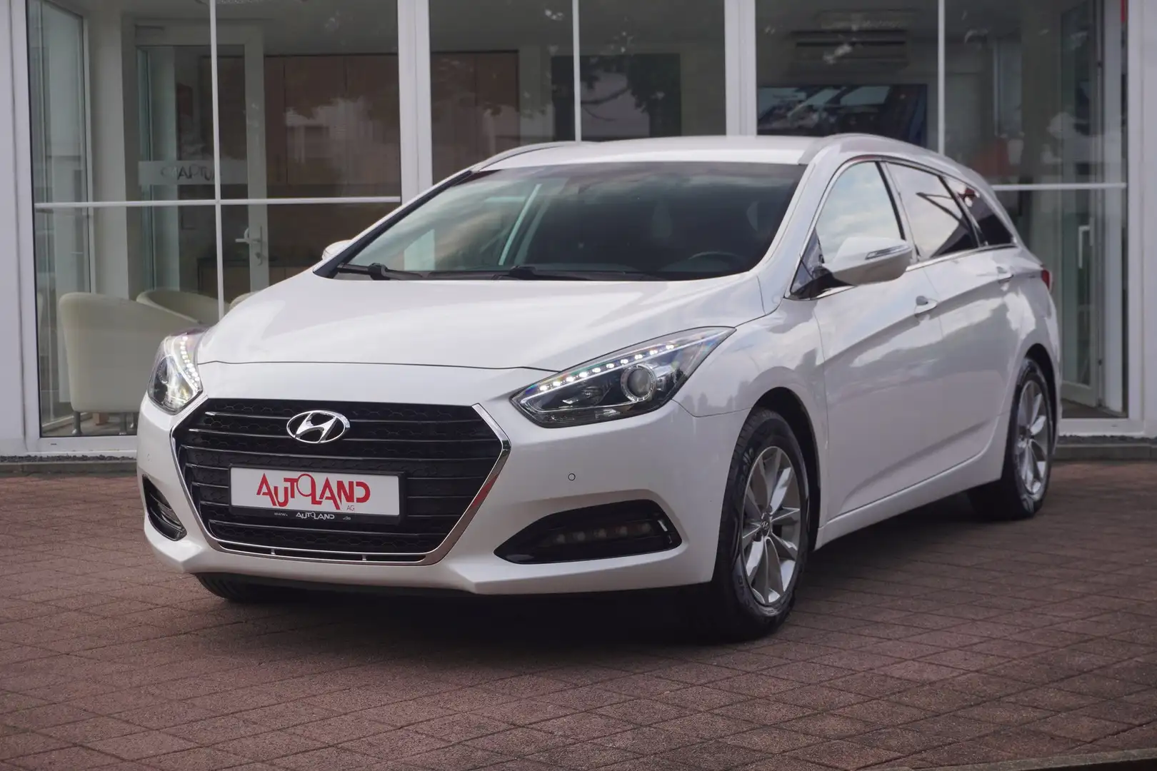 Hyundai i40 Kombi 1.7 CRDi Navi SHZ AHK NSW Temp. Wit - 2