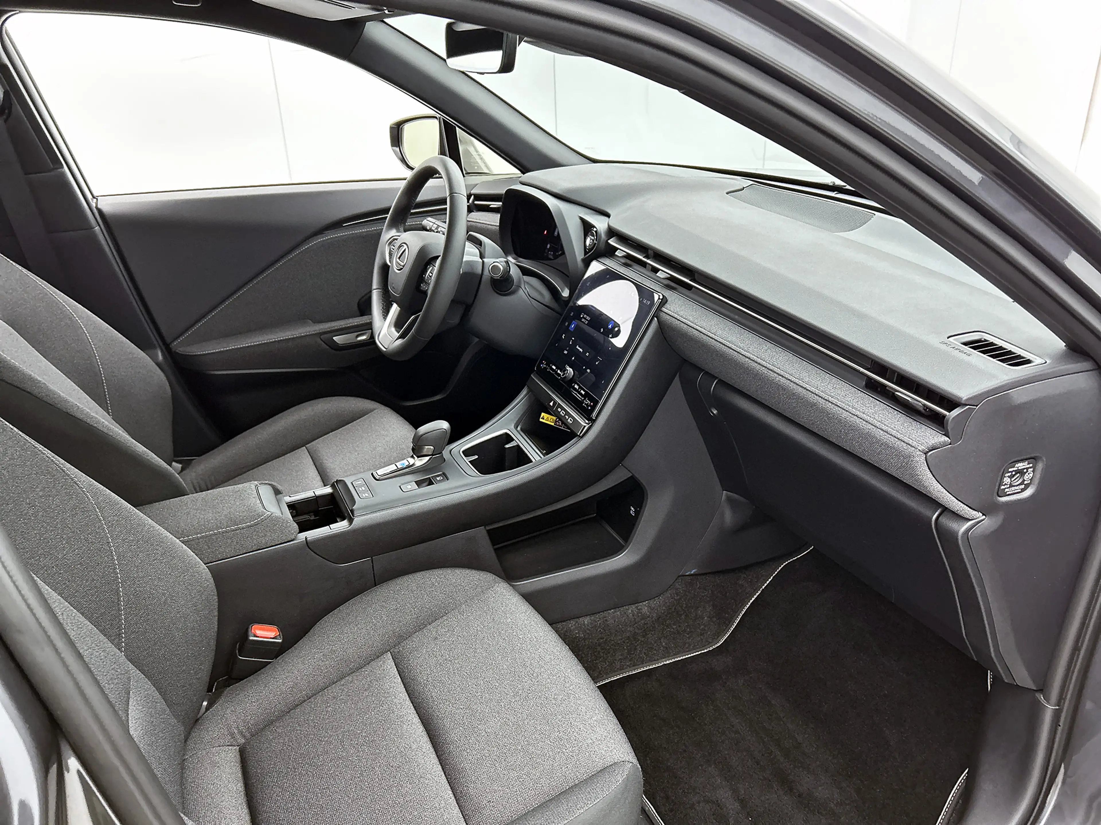 Lexus LBX 2WD + Comfort & Safety Pack | Blindspot Monitor | — photo 6