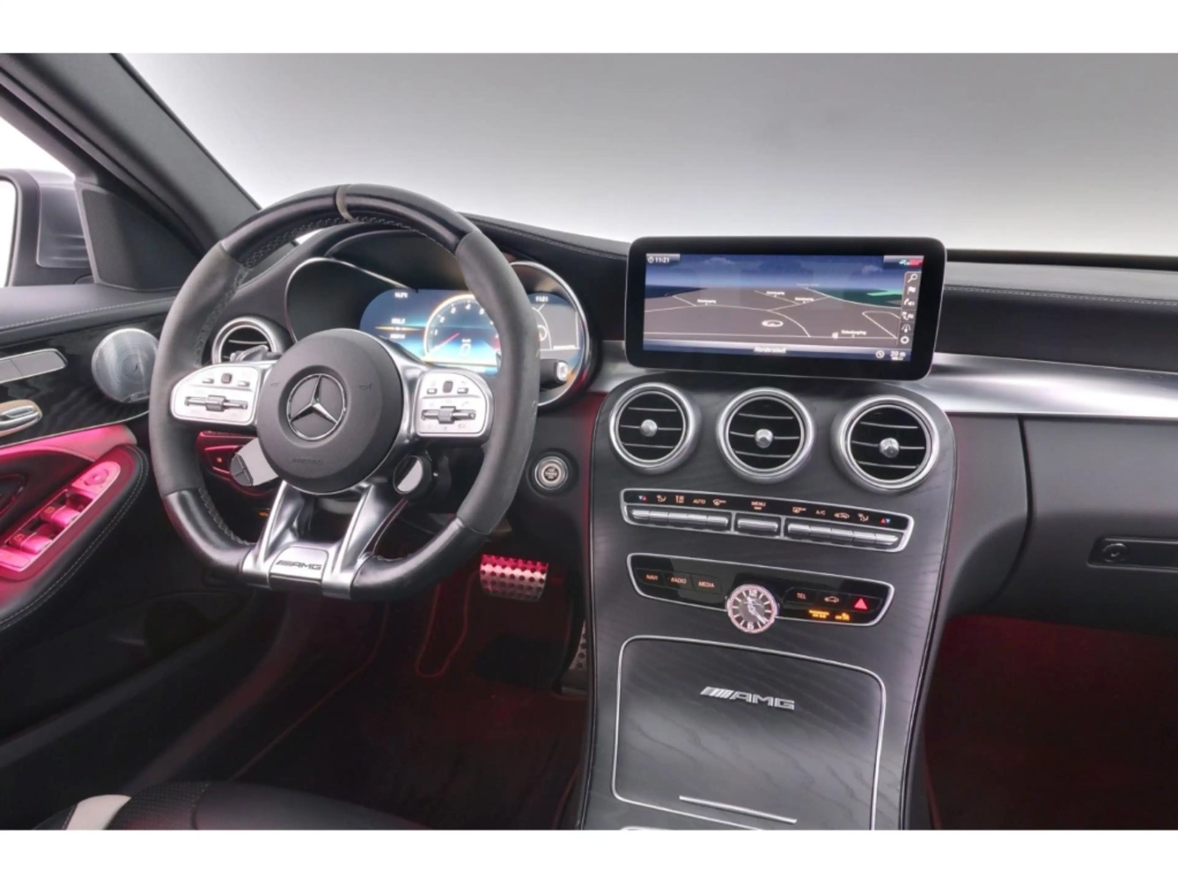 Mercedes-Benz C 63 AMG S T 9G-TRONIC+LED+NAVI+VIRTUAL+PANO+PDC — photo 12