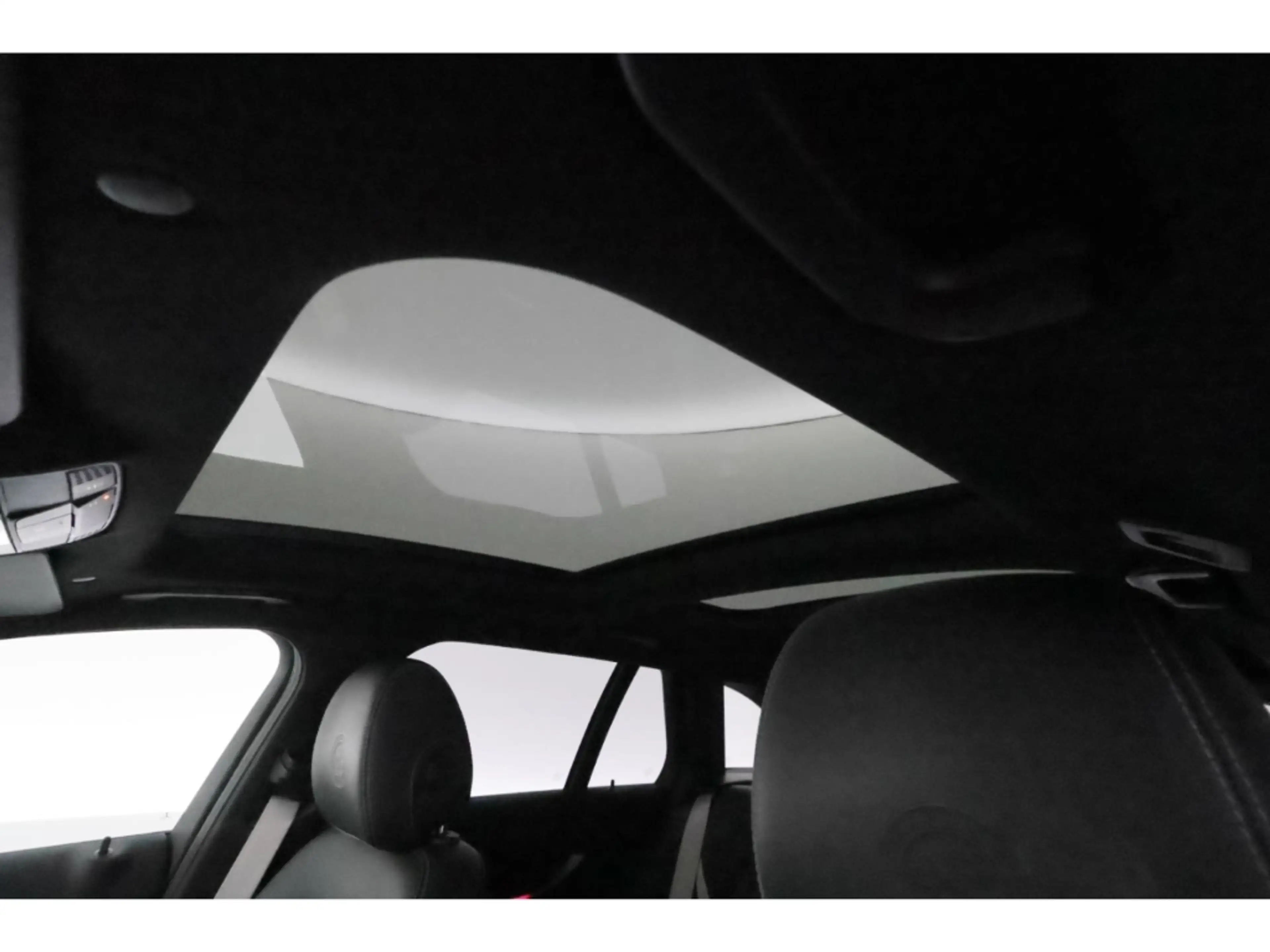 Mercedes-Benz C 63 AMG S T 9G-TRONIC+LED+NAVI+VIRTUAL+PANO+PDC — photo 19