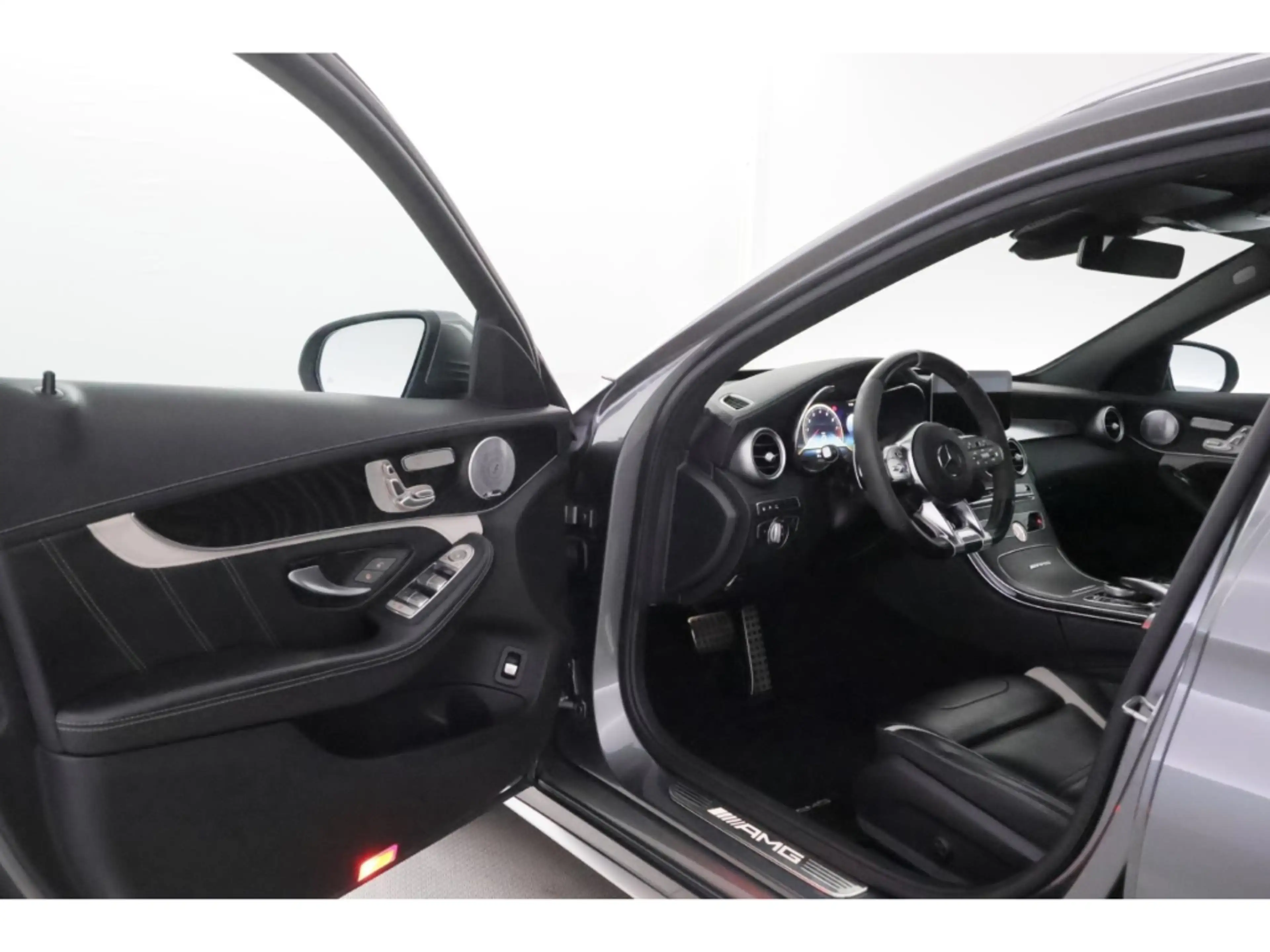 Mercedes-Benz C 63 AMG S T 9G-TRONIC+LED+NAVI+VIRTUAL+PANO+PDC — photo 16